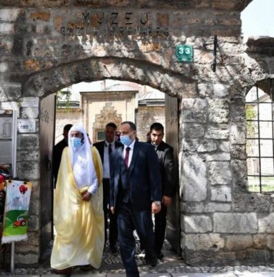 وزير الشؤون الإسلامية يزور مسجد الغازي خسروا بيك والمدرسة والمكتبة الإسلامية بسراييفو