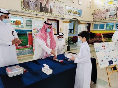 “محافظ الدرب “يزور مدرسة الفاروق المتوسطة في مستهل العام الدراسي