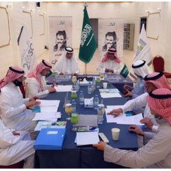 أمير منطقة تبوك يطلع على التقرير السنوي لأعمال ومنجزات المجلس البلدي بالمنطقة