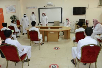 مدير تعليم محافظة العلا يزور المدارس لمتابعة بداية العام الدراسي