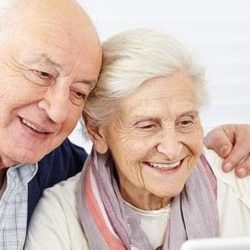 شرطة المنطقة الشرقية تُطيح بوافد مصري إِمْتَهَن عمليات تجميل الإبل