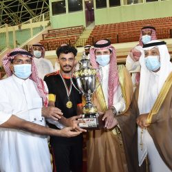 “مدير مدرسة ثانوية السليل “بمحافظة ضمد يكرم المعلم خالد بن عبده شوكاني بمناسبة اليوم العالمي للمعلم