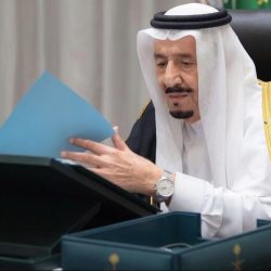 رجل الأعمال آل هادي” يهدي الفيفي سيارة لاندكروزر”