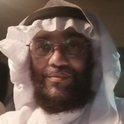 على مسرح أحدث الوطن