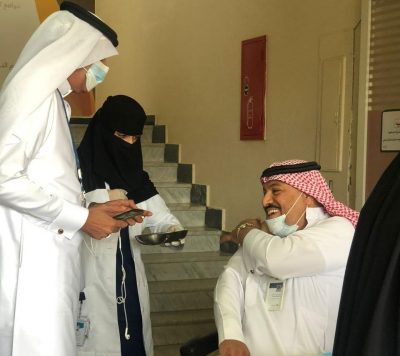 مكتب العمل بعنيزة يقيم حملة للتطعيم ضد الانفلونزا الموسمية