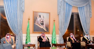 أمير تبوك يلتقي المواطنين في اللقاء الأسبوعي