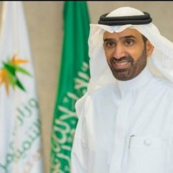 الوفد الإعلامي المرافق لولي العهد يزور مجمع وزارة الإعلام البحرينية