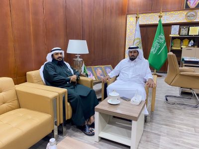 رئيس غرفة المخواة يستقبل بمكتبه رئيس رابطة الأحياء بمنطقة الباحة