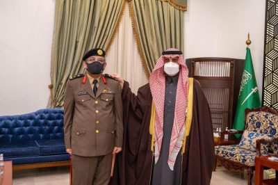 أمير الجوف يقلد مدير مكافحة المخدرات بالمنطقة رتبة لواء