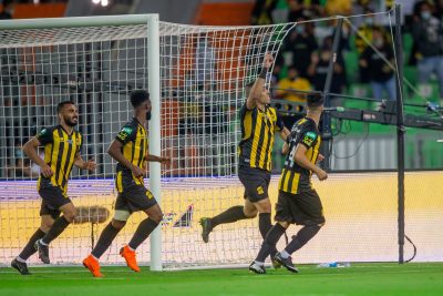 ” هاتريك ” حمدالله يحسم ديربي جدة للإتحاد ويبعده في الصدارة