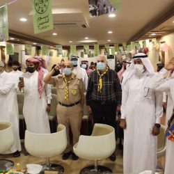 مدير عام فرع وزارة الموارد البشرية بحائل يكرم فريق “بيارق التطوعي”