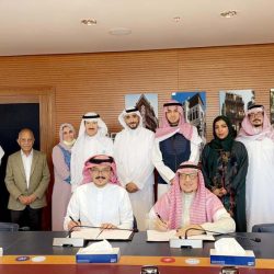 ( سر اللوحة ) محاضرة فنية تشكيلية بثقافة وفنون الأحساء