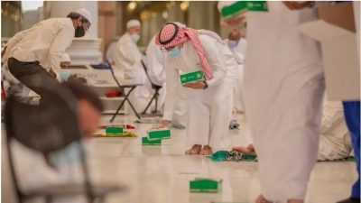 ربط مقدمي خدمة إفطار الصائمين بالمسجد النبوي بشركات الإعاشة إلكترونيًّا