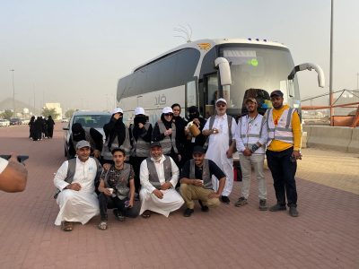 متطوعو البر يبدأون مبادرة تشجير المشاعر بمشاركة (أم القرى) ومراكز الأحياء
