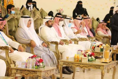 وكيل محافظة ينبع فيصل المطيري يفتتح بازار جمعية رضوى النسائية