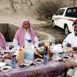 مدير تعليم الأحساء يقف على استمرارية دوري المدارس..