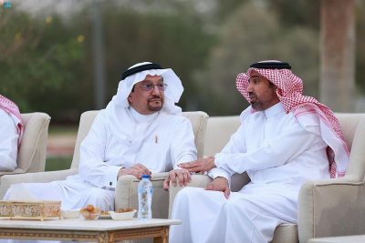 وزيرا الموارد البشرية والتعليم يشاركان أبناء مؤسسة إخاء الخيرية الإفطار الرمضاني