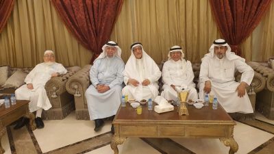 طلاب دفعة١٩٨٢ بمدرسة الثغر النموذجية يكرمون معليمهم القدماء