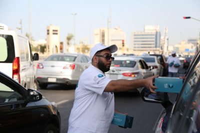 حملة إفطار صائم للحد من حوادث الطرقات عند الإشارات والطرق الرئيسية في الرياض والشرقية وجدة