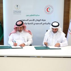 البنك الأهلي السعودي يوزّع وجبات الإفطار على قائدي المركبات بهدف تهدئة السرعة