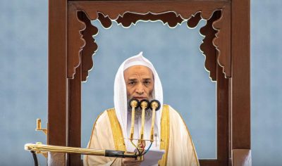 يا باغي الخير أقبل ويا راجي العفو هلم ويا طالب الجنة أقْدِم..