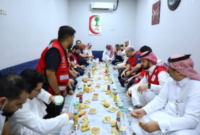 رئيس الهلال الأحمر السعودي يزور المسجد النبوي ويلتقي المُتطوِّعين..