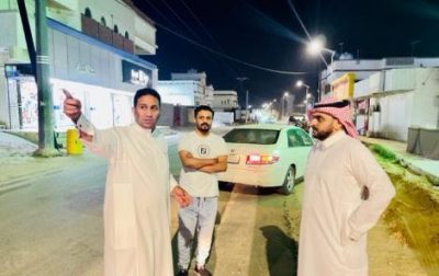 رئيس بلدية القوز يتفقد أعمال إصلاح الحفريات..
