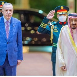 ولي العهد يبحث مع “أردوغان” فرص تطوير العلاقات السعودية التركية والتطورات الإقليمية والدولية..