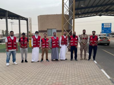 متطوعي الهلال الأحمر بجازان ينفذون حملة إفطار صائم