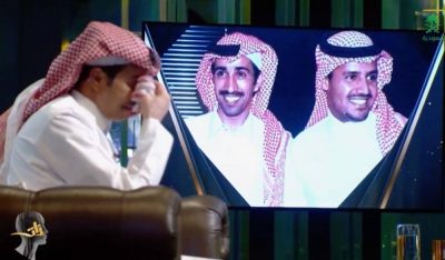 فايز المالكي يذرف بالدموع على صورة قديمة تجمعه مع خالد عبدالرحمن