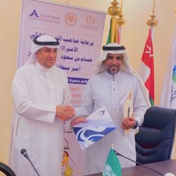 عملية دقيقة تنقذ عين مريض من فقد البصر نهائياً..