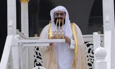 الدكتور بليلة في خطبة الجمعة: في الحج تخليةٌ للنفس من الرذائل، وتربيةٌ لها على الفضائل..