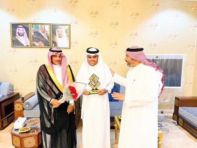 مدير مكتب تعليم ضمد يكرم الفائزين بمدرسة ثانوية السليل في مسابقة “نجم ضمد” للعام الدراسي ١٤٤٣هـ..