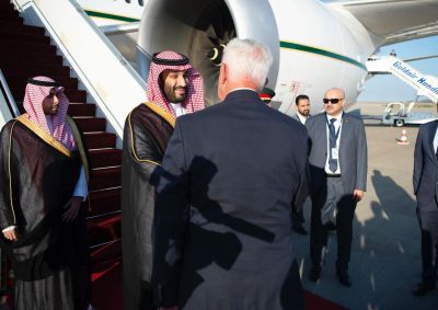 سمو ولي العهد يصل جمهورية اليونان وفي مقدمة مستقبليه نائب رئيس الوزراء اليوناني..