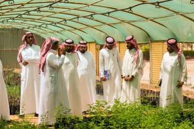 وفد أكاديمي من جامعة حائل يطلع على محطة إكثار البذور بالقاعدة..