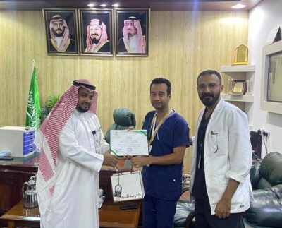 مستشفى الطوال العـــام يكرّم طبيب الأطفال عبدالحميد جوهري على جهوده وتميزهم..
