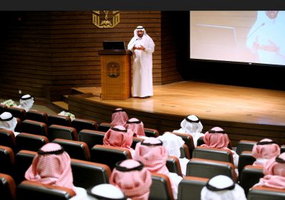 رئيس جامعة طيبة يلتقي بأعضاء هيئة التدريس العائدين من الابتعاث