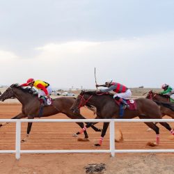 آل عطيف يستقبل مدير عام الإداره العامه للشئون القانونيه بديوان الوزارة…
