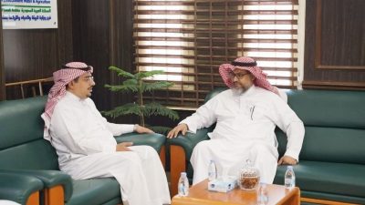 آل عطيف يستقبل مدير عام الإداره العامه للشئون القانونيه بديوان الوزارة…