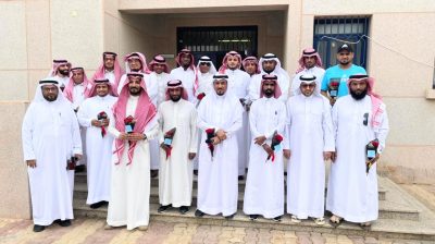 مدرسة ثانوية السليل بمحافظة ضمد تستقبل معلميها وطلابها بالورد والزهور…