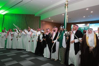 جامعة جدة تحتفل باليوم الوطني السعودي ٩٢ بأجمل لوحة أزياء تراثية