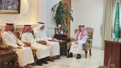 محافظ الجبيل يدشن تطبيق الجمعية الخيرية بالمحافظة