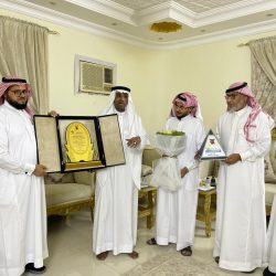 أمانة جازان تزرع 25000 شتلة من الزهور بمركز الحكامية