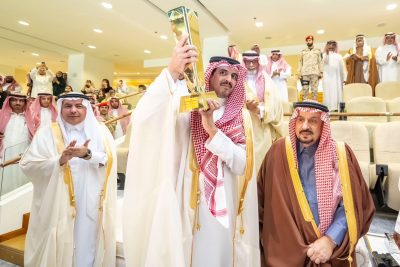 أمير منطقة الرياض يتوج الأمير سعود بن سلمان ببطولة “كأس الوفاء”…