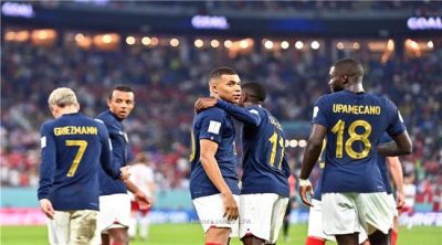 فرنسا أول المتأهلين إلى ثمن نهائي مونديال قطر