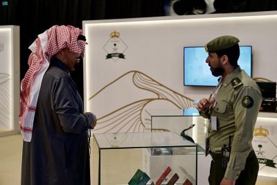 ” الجوزات” تقدم خدمة تجديد جواز السفر الإلكتروني للسعوديين بمهرجان الإبل