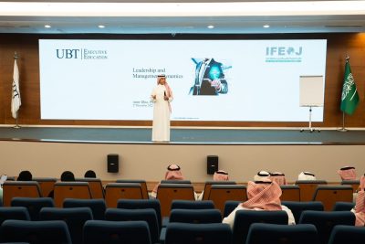 تأهيل مديري ومديرات المدارس العالمية في جدة على الإدارة الحديثة عبر دورة قدمتها جامعة الأعمال