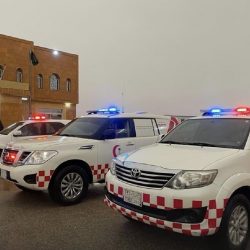 سمو أمير الجوف يطّلع على التقرير السنوي لفرع الهلال الأحمر بالمنطقة ويكرم مواطنتين لإنقاذهم حياة أشخاص