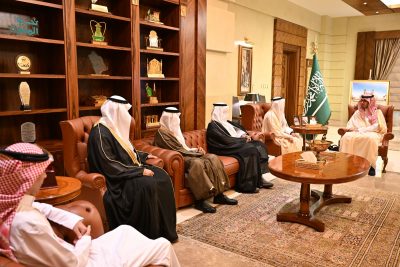 سمو الأمير سعود بن جلوي يستقبل رئيس وأعضاء مجلس إدارة جمعية الأيتام بجدة