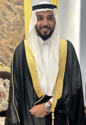 أسرتا القثمي والمطبق يزفون أحمد